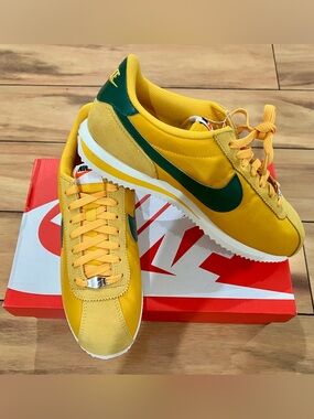 Nike Cortez Sneakers NEW